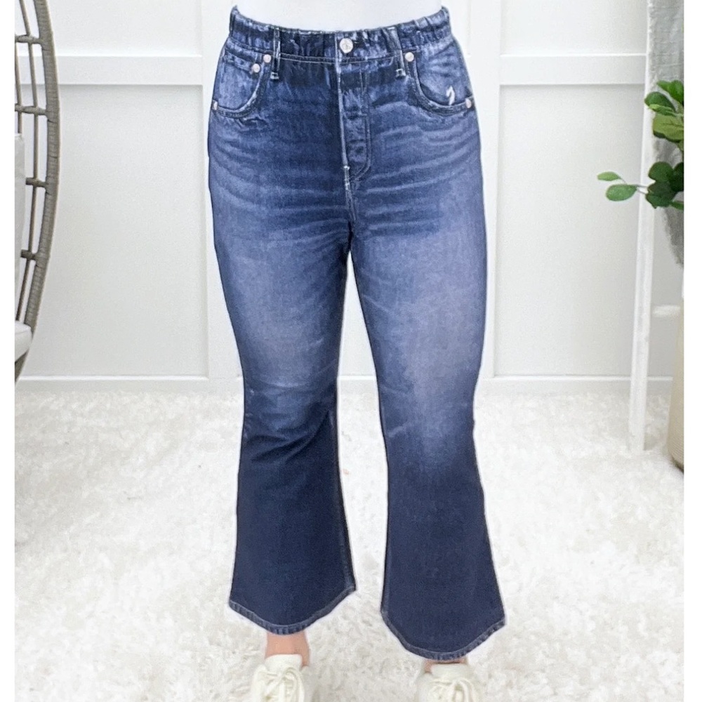 Dark wash Zenim bootcut capris